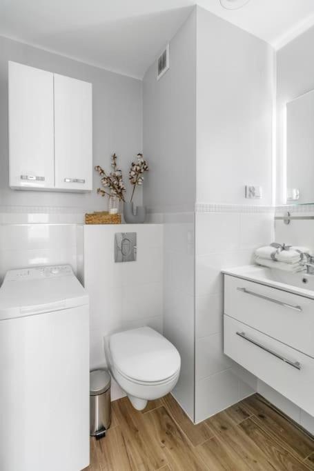 Air-Conditioned Downtown Oasis On Foot To Central Station Metro Smarttv Wifi Warsaw Luaran gambar