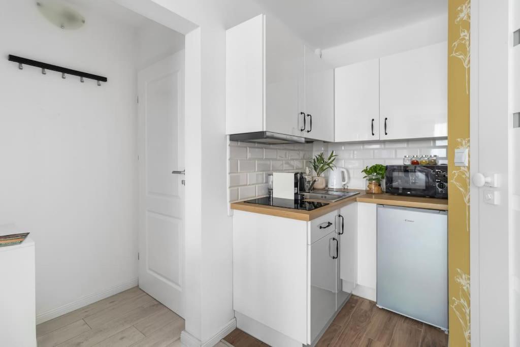 Air-Conditioned Downtown Oasis On Foot To Central Station Metro Smarttv Wifi Warsaw Luaran gambar